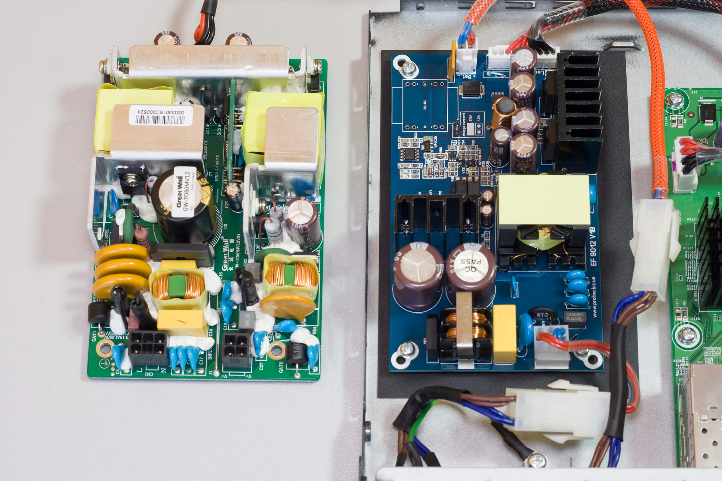 UPS EF9012 installed instead of the original power supply Edge-Core ECS4120-28F