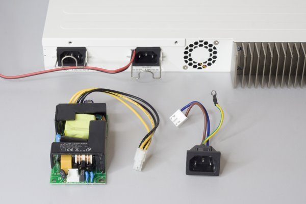Mikrotik CCR2004-1G-12S+2XS original power supply and socket 220V